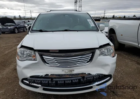 2015 Chrysler Town & Country Touring z USA, uszkodzony, nr VIN 2C4RC1BG0FR708276